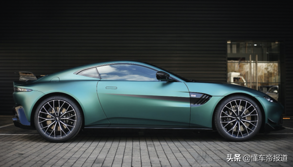 新車 | 206.8萬起，阿斯頓·馬丁Vantage F1特別版到店，國內開啟交付