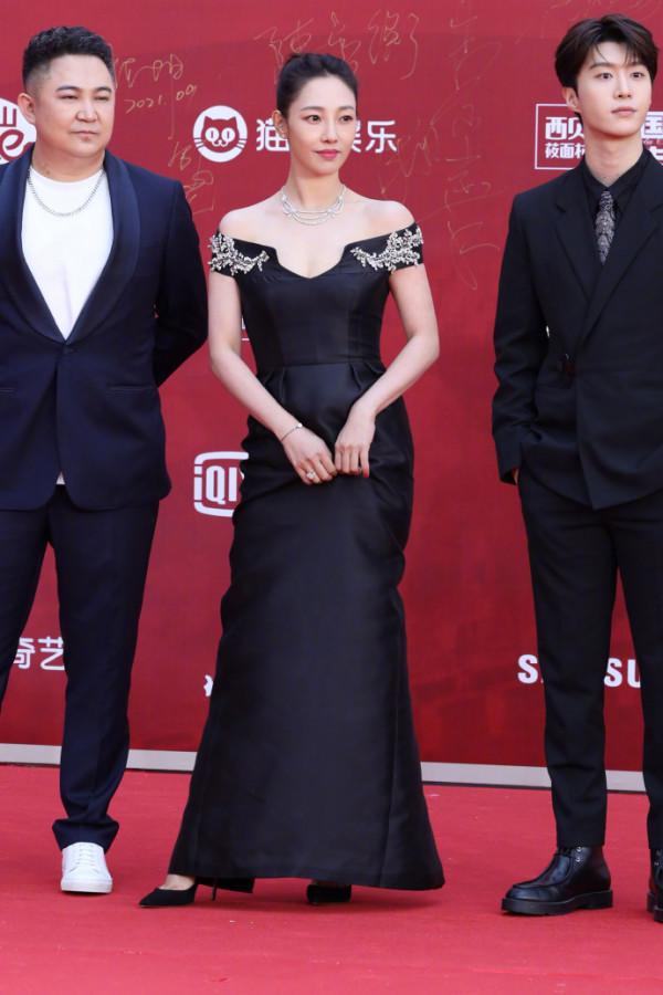 北影節女星比美：鞏俐霸氣，佟麗婭油膩，沒作品的baby氣場弱爆了