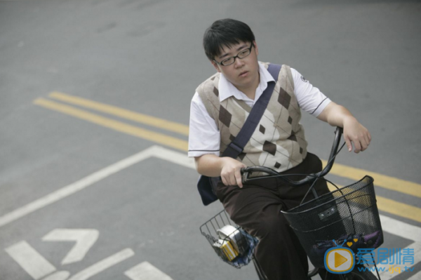 “英國吳磊”11歲憑顏值爆紅全球，如今卻胖到形象全毀，太辣眼