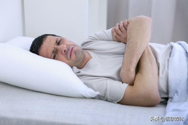 50歲後經常在凌晨醒來？找對這3點原因，莫要忽視了