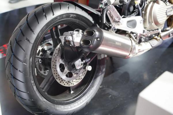 摩博會 | QJMOTOR 閃300S售價23999元,逸550售價33999元 摩博會 | QJMOTOR 閃300S售價23999元,逸550售價33999元