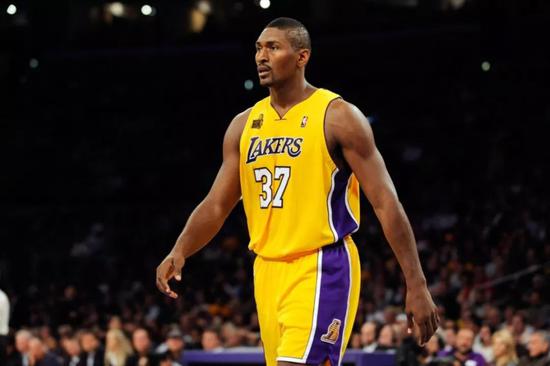 羅恩阿泰斯特,NBA中的奇男子,是刺頭更是硬漢 羅恩阿泰斯特,NBA中的奇男子,是刺頭更是硬漢