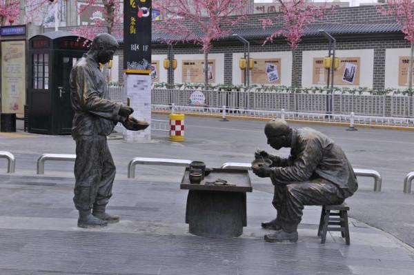 “夕陽紅”專列遊“熱”的“冷”思考之三：團餐變成了“團怨”？