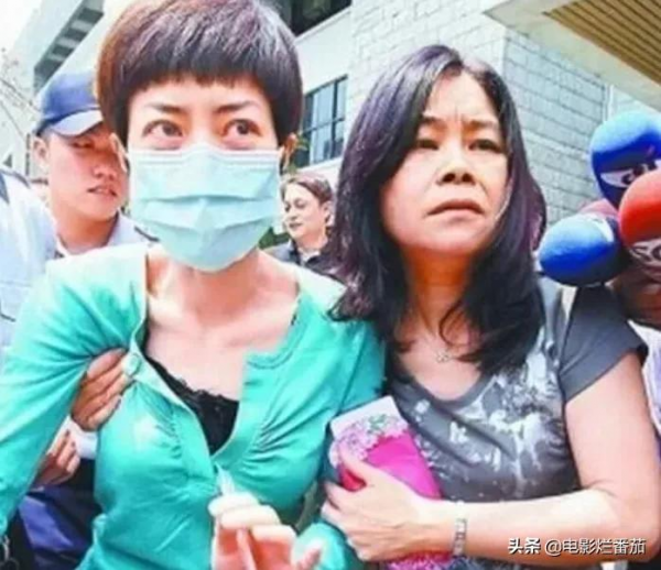 八位紅極一時的明星，如今過氣境況不一，有人幸福，有人街頭賣唱