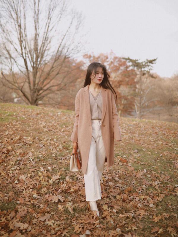 秋季,“大衣”的高階穿法指南,搭配上針織開衫和牛仔褲,超洋氣 秋季,“大衣”的高階穿法指南,搭配上針織開衫和牛仔褲,超洋氣