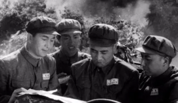 副師長與師參謀長，究竟誰的級別更高一些？