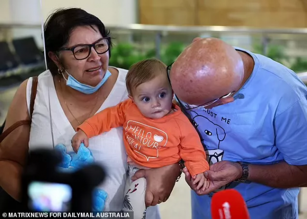 首架免隔離航班抵達澳洲! 中國航空公司機票大幅降價, 入境新規公佈 首架免隔離航班抵達澳洲! 中國航空公司機票大幅降價, 入境新規公佈