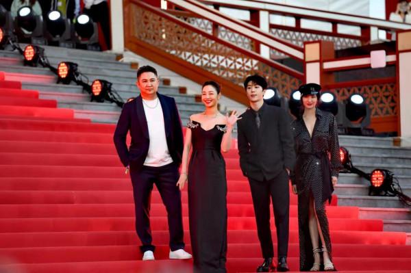 北京國際電影節紅毯星光熠熠!鞏俐領銜評委團亮相 北京國際電影節紅毯星光熠熠!鞏俐領銜評委團亮相