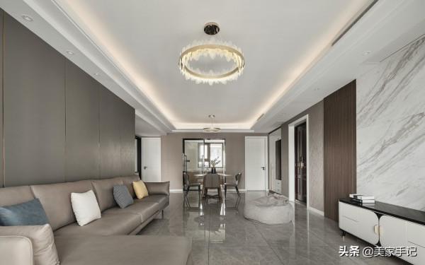 150㎡的精裝房，一進門就被客廳迷住！全屋時尚高階，挑不出毛病