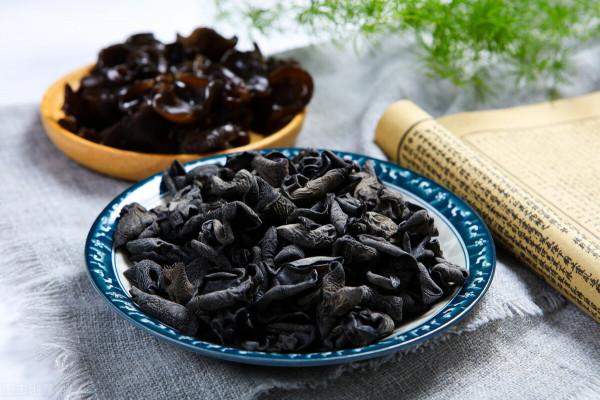 若是宅家少出門，備下6樣乾貨，營養好儲藏，一週的菜品就有了