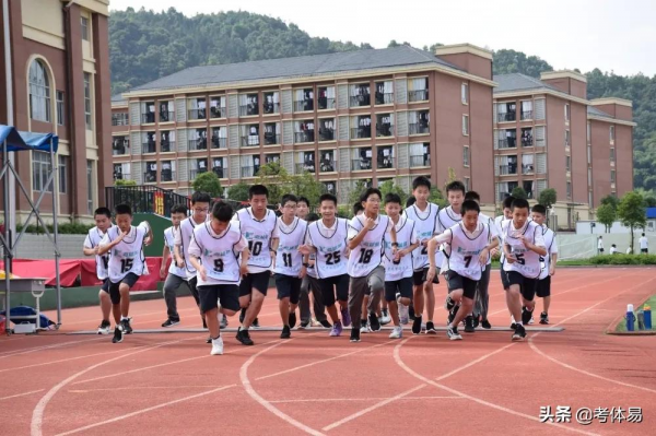 教育部：提高體育教師的專業化水平和教學能力。體育老師忙壞了