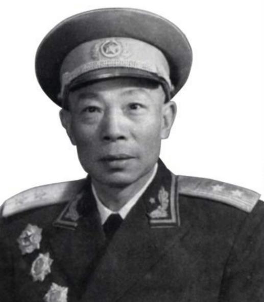 1949年,一副司令街頭遇見乞丐母親,為何不敢相認?原因讓人淚目 1949年,一副司令街頭遇見乞丐母親,為何不敢相認?原因讓人淚目
