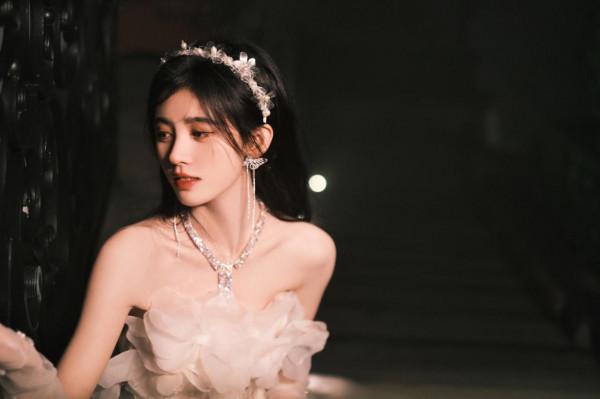 220號“女神”鞠婧禕 220號“女神”鞠婧禕