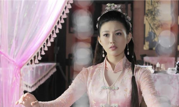 楊紫與歡瑞解約，5位“小花”齊爭“一姐”位置，誰更有勝算？