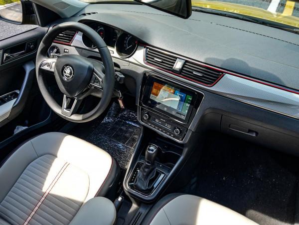 試駕斯柯達昕動！10萬元左右買兩廂車，它與飛度系如何選擇？