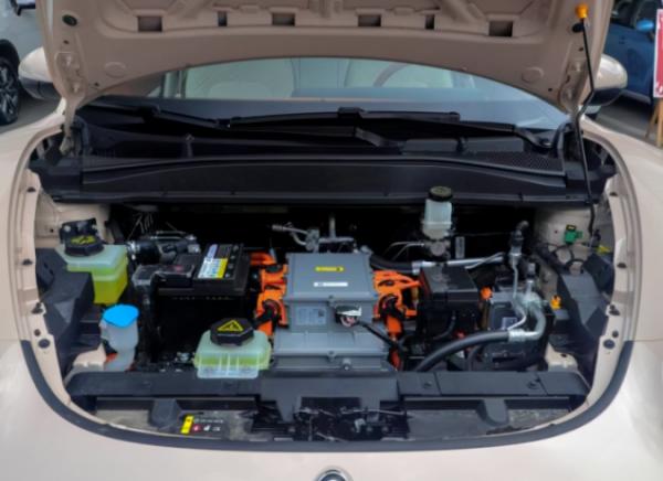 比亞迪又放大招了，戳中行業“四大痛點”，會是下一個王炸嗎？