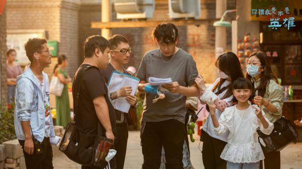 電影《你猜我是不是英雄》疫情題材現實向 定檔平安夜 寓意深刻 電影《你猜我是不是英雄》疫情題材現實向 定檔平安夜 寓意深刻