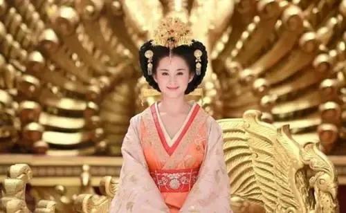 鄧綬|入宮便得寵,榮寵數十年,她的輝煌,源自她的“不愛” 鄧綬|入宮便得寵,榮寵數十年,她的輝煌,源自她的“不愛”
