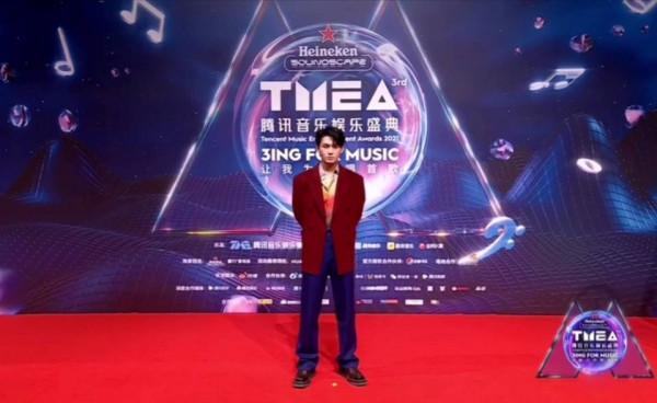 TMEA盛典紅毯秀亮點不足，明星離開精修後，面板暗沉顯老氣