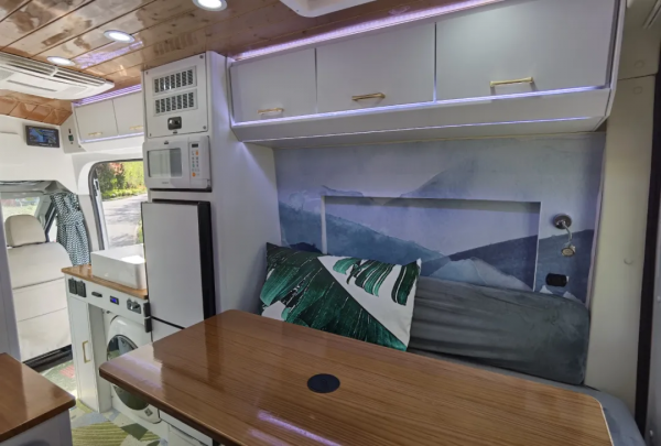 訂製一款房車 辭職去旅行 衛航V590青春版