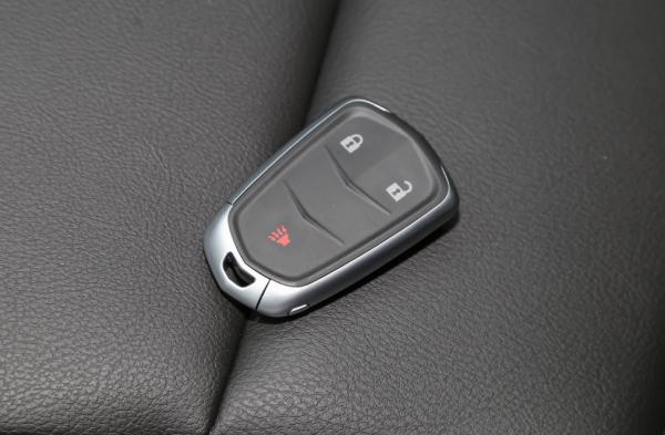 凱迪拉克XT5：試駕2.0T 輕混動 四驅豪華版，配9AT波箱實力如何？