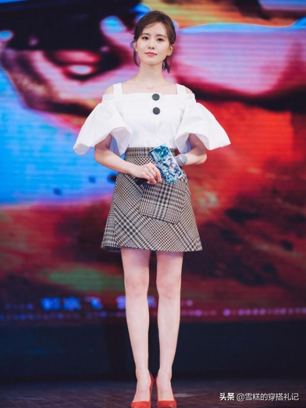 四十歲女人穿裙子，要牢記“2穿2不穿”，優雅得體又減齡，真好看