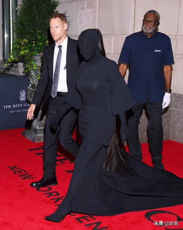 流動美態+不動氣場，才是美人的終極目標