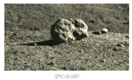 驚喜！玉兔二號發現神似玉兔石塊