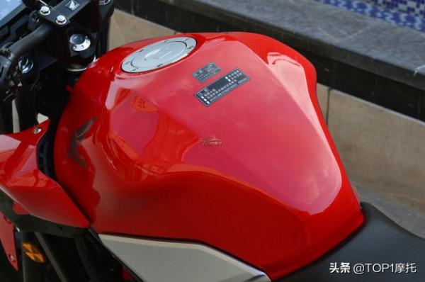 新晉價效比神車 本田CB400F初體驗 動力平順操控靈活 真香