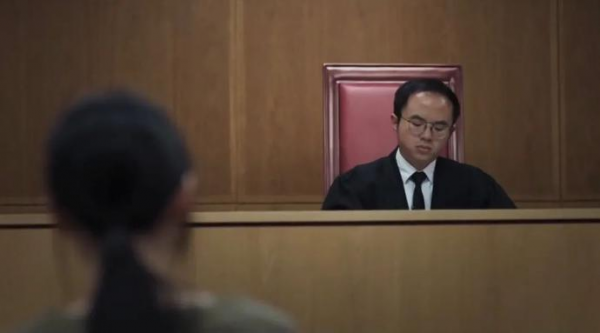 這才是港片新標杆，吳鎮宇演技爆棚，55歲的李麗珍依舊少女感十足