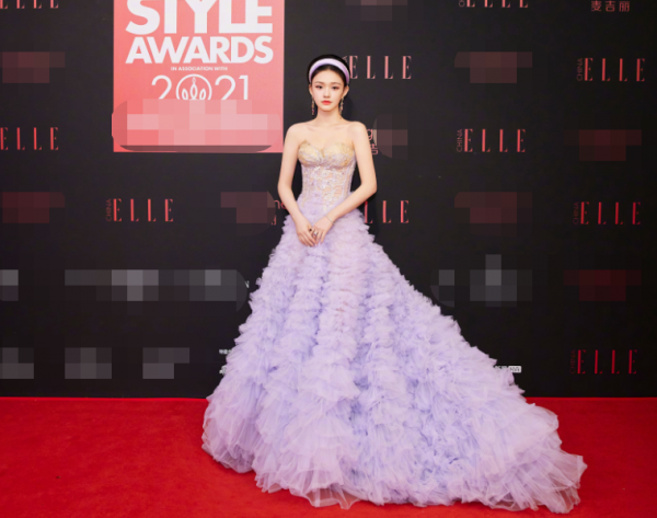 ELLE紅毯：董潔扮嫩劉濤秦海璐合體，都不敵戴百萬私人珠寶的韓雪