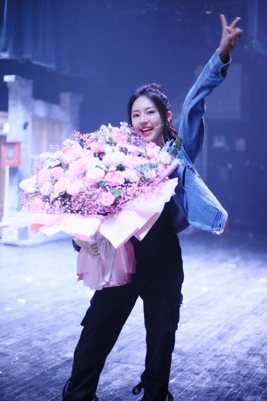 開心麻花迎來新女主,“素錦娘娘”黃夢瑩首演話劇《賊想得到你》 開心麻花迎來新女主,“素錦娘娘”黃夢瑩首演話劇《賊想得到你》