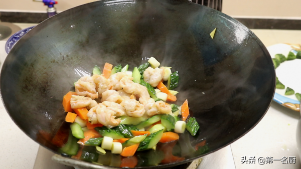 年夜飯選單已出爐，一家人6道菜，寓意六六大順，吉祥如意迎新年