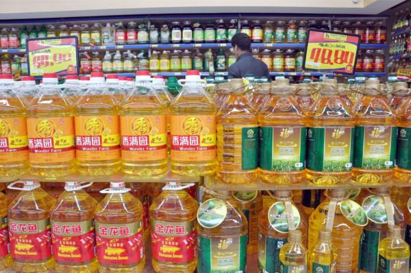 7種食用油差別大，別亂用，選對了油炸油煙少，炒菜味更香