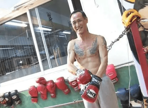 當年向華強陳惠敏非常生氣,集齊兩大幫派聯手,找出“幕後黑手” 當年向華強陳惠敏非常生氣,集齊兩大幫派聯手,找出“幕後黑手”