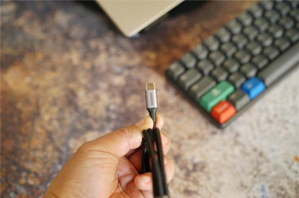 綠聯100W氮化鎵體驗：100W大功率，四口快充，一頭餵飽數碼全家桶