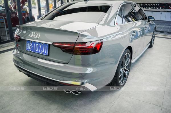 獨一無二的奧迪S4,鍛造碳纖維內飾讓人耳目一新 獨一無二的奧迪S4,鍛造碳纖維內飾讓人耳目一新