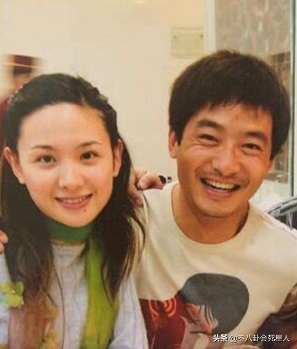 娛樂圈的“男性楷模”，沈騰與老婆相愛18年，小瀋陽爆紅依舊寵妻