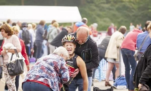 拿到世界冠軍之後，她不願忍受絕症的折磨，在40歲選擇安樂死