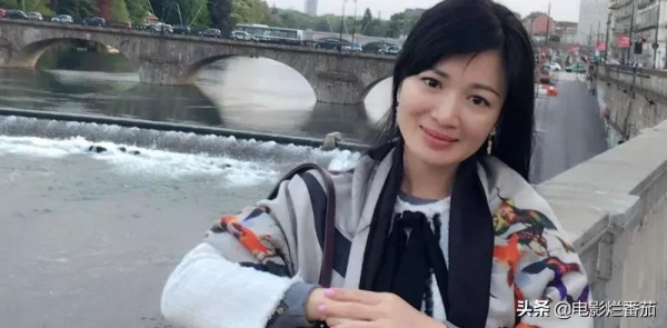 八位紅極一時的明星，如今過氣境況不一，有人幸福，有人街頭賣唱