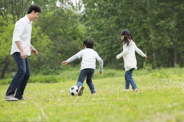 女孩因“喝水”進醫院，建議這3個時間段別給孩子喝水，易積食