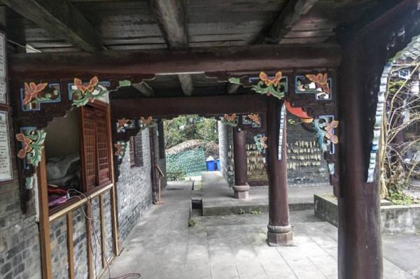 出門自駕，還是要這輛X7舒適一些