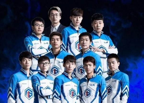 AS仙閣再度聚首，無痕、辰鬼重回賽場，KPL為仙閣補上冠軍戒指