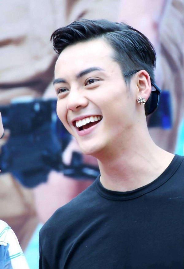 &OpenCurlyDoubleQuote;禿頂&rdquo;危機的9大男神，有人29歲髮際線堪憂，有人戴了多年假髮