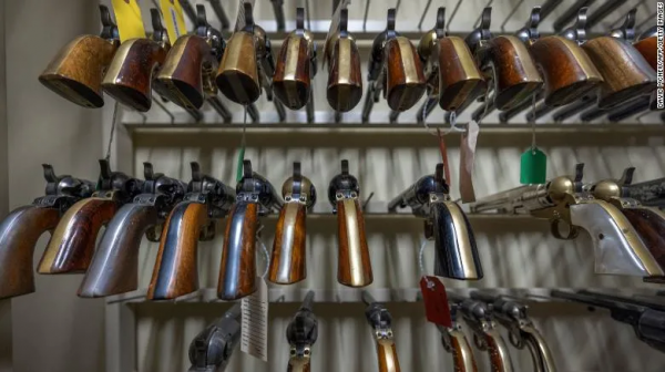 “假槍”打死真導演,一把響徹好萊塢的道具槍 “假槍”打死真導演,一把響徹好萊塢的道具槍