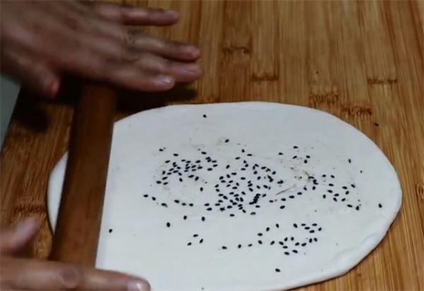 想吃月牙餅不用買,教你無需爐火烤,照樣在家就能做,方法超簡單 想吃月牙餅不用買,教你無需爐火烤,照樣在家就能做,方法超簡單