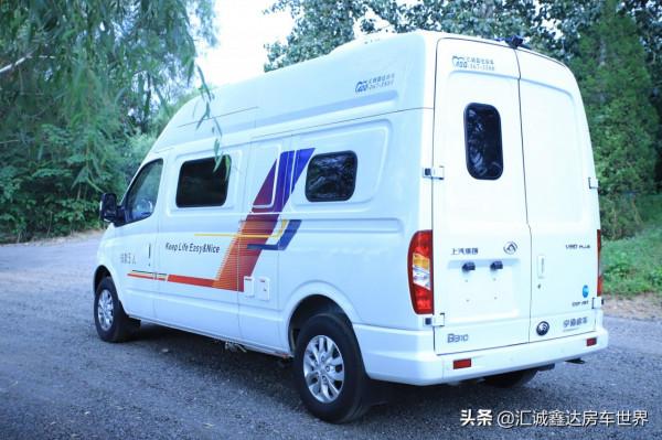 &ZeroWidthSpace;2人用的宇通B型房車！2&period;0T動力，帶床和做飯功能，不怕高額車腳費