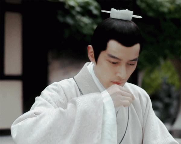 老天爺賞飯吃的4位美男子,古裝和現代裝扮均是絕絕子 老天爺賞飯吃的4位美男子,古裝和現代裝扮均是絕絕子