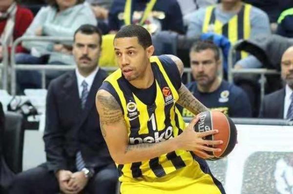 3訊息!哈達迪妻子好美,前國手賽季報銷,浙江外援現身上海 3訊息!哈達迪妻子好美,前國手賽季報銷,浙江外援現身上海