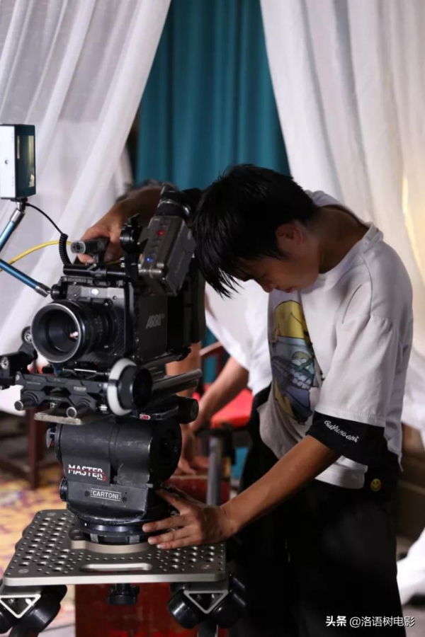 在劇組工作是一種怎樣的體驗? 在劇組工作是一種怎樣的體驗?